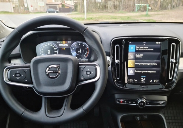 Volvo XC 40 cena 114900 przebieg: 47500, rok produkcji 2019 z Sulejówek małe 191